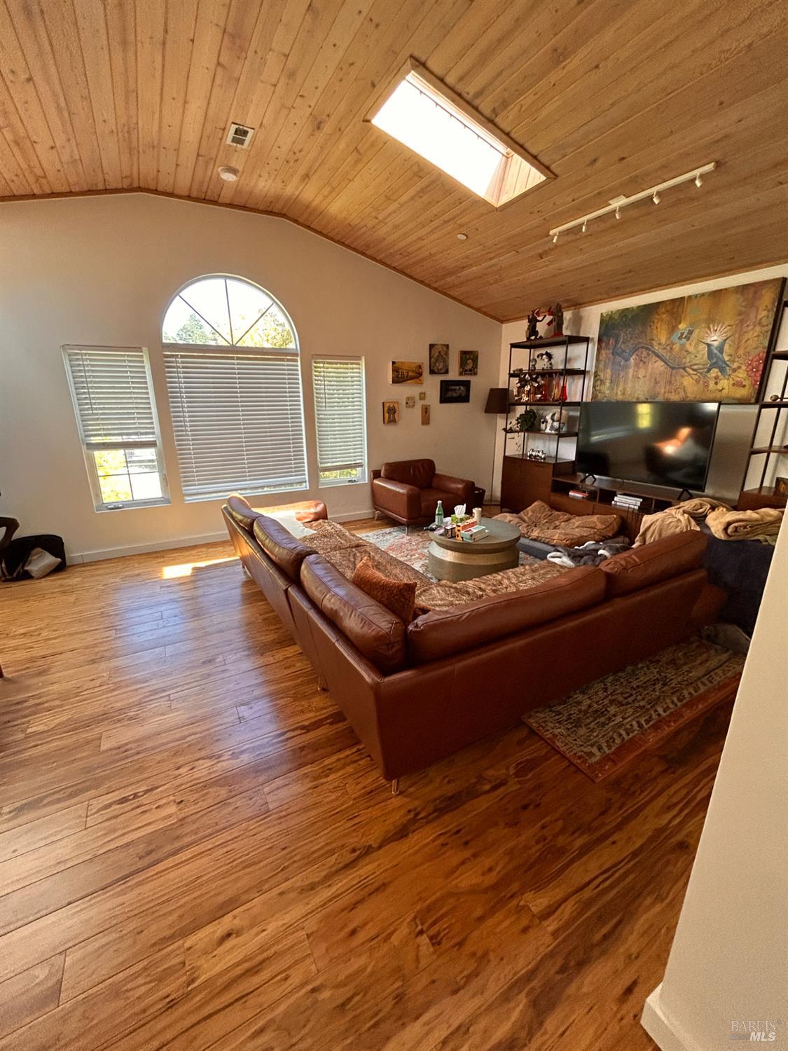 Detail Gallery Image 7 of 15 For 221 D St, San Rafael,  CA 94901 - 4 Beds | 3 Baths