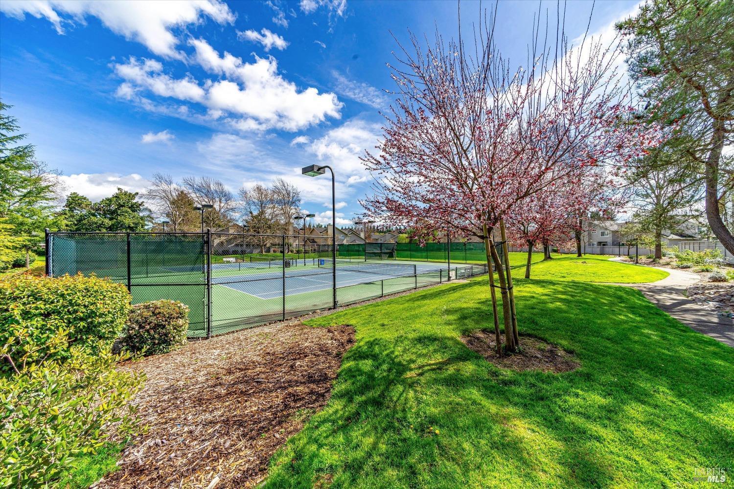 Detail Gallery Image 40 of 56 For 71 Valley Club Cir, Napa,  CA 94558 - 3 Beds | 2/1 Baths