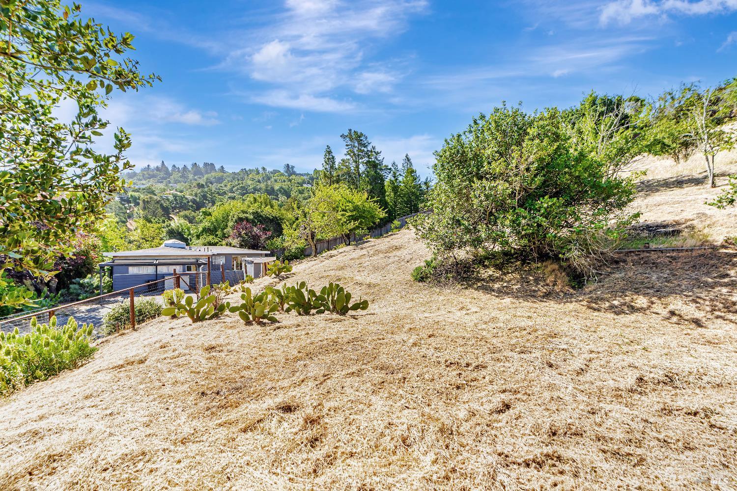 Detail Gallery Image 29 of 53 For 65 Circle Rd, San Rafael,  CA 94903 - 4 Beds | 3 Baths