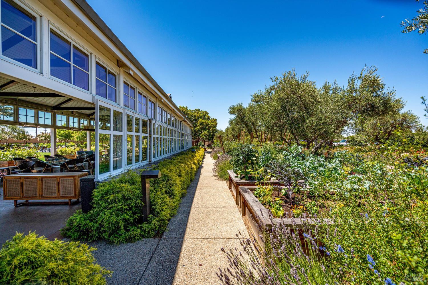 Detail Gallery Image 76 of 86 For 4044 Sonoma Hwy #14,  Napa,  CA 94559 - 2 Beds | 2/1 Baths