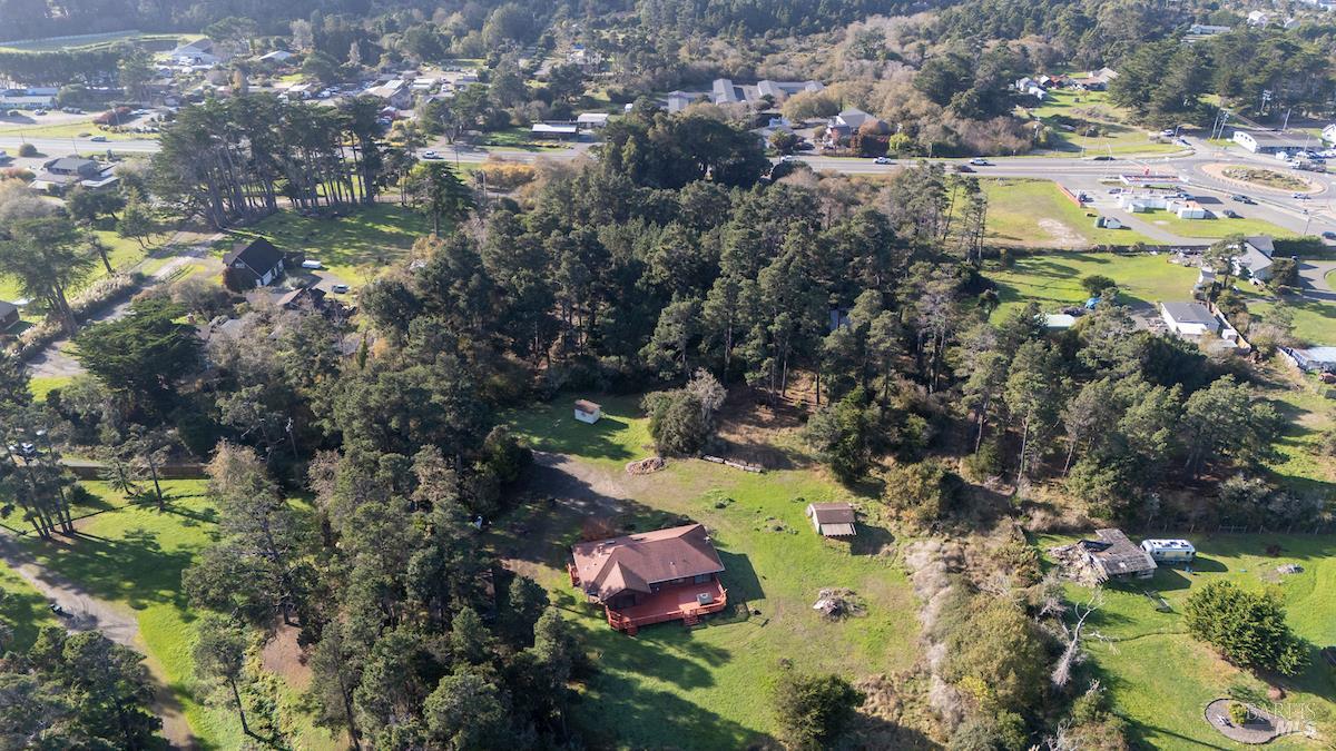 Detail Gallery Image 26 of 39 For 18391 Old Coast Hwy, Fort Bragg,  CA 95437 - 3 Beds | 2 Baths