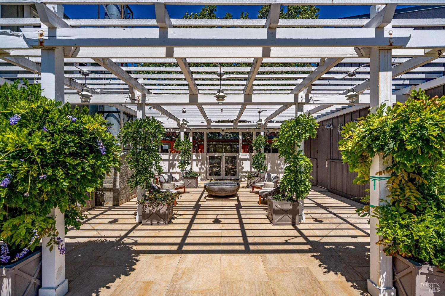 Detail Gallery Image 72 of 86 For 4044 Sonoma Hwy #14,  Napa,  CA 94559 - 2 Beds | 2/1 Baths