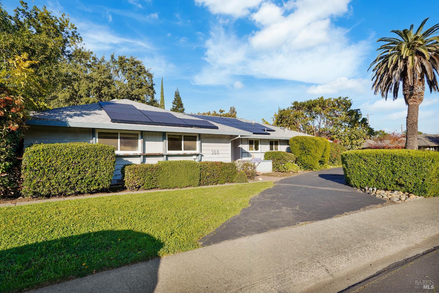 Detail Gallery Image 2 of 80 For 300 Neil St, Vacaville,  CA 95688 - 3 Beds | 2 Baths