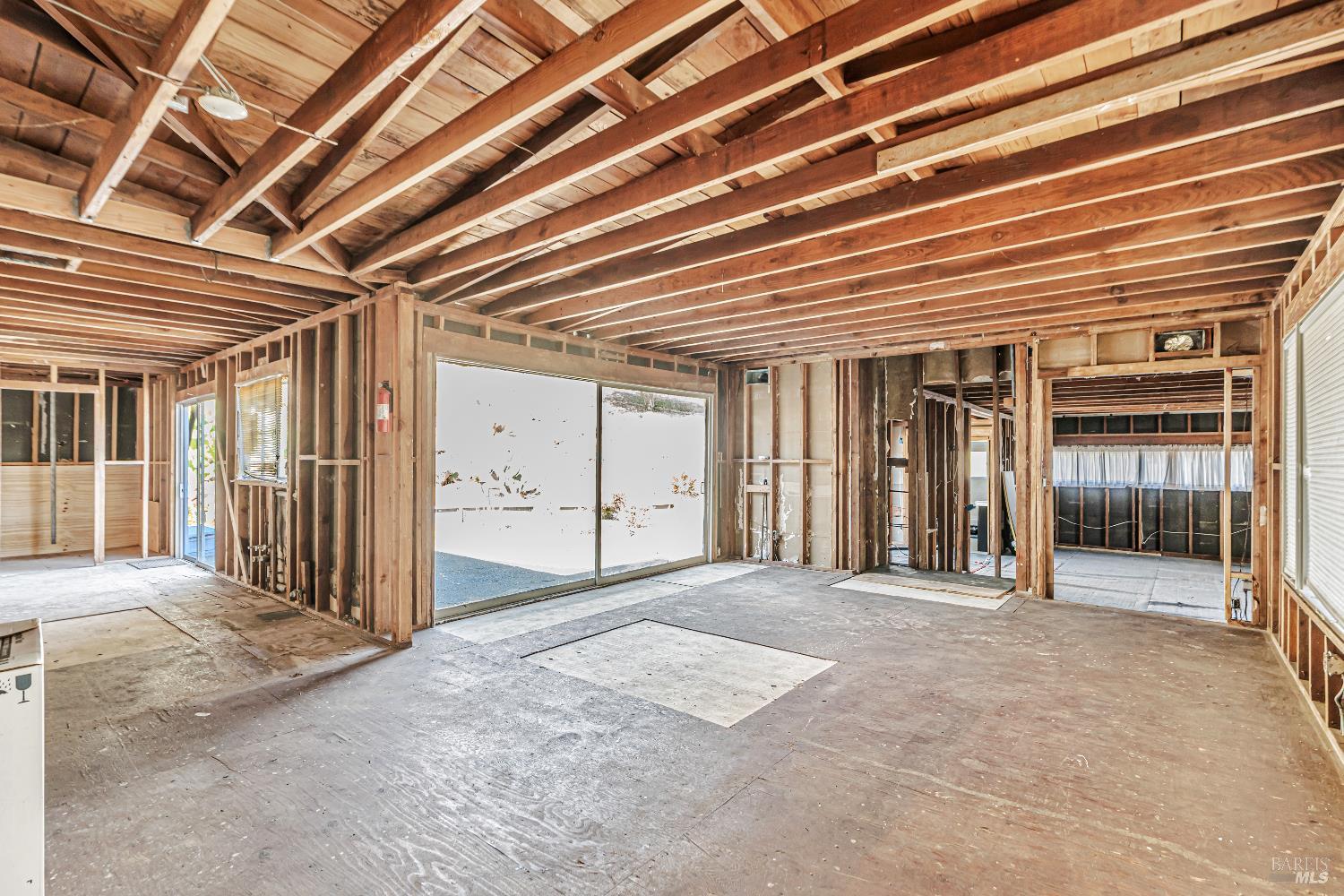 Detail Gallery Image 6 of 53 For 65 Circle Rd, San Rafael,  CA 94903 - 4 Beds | 3 Baths