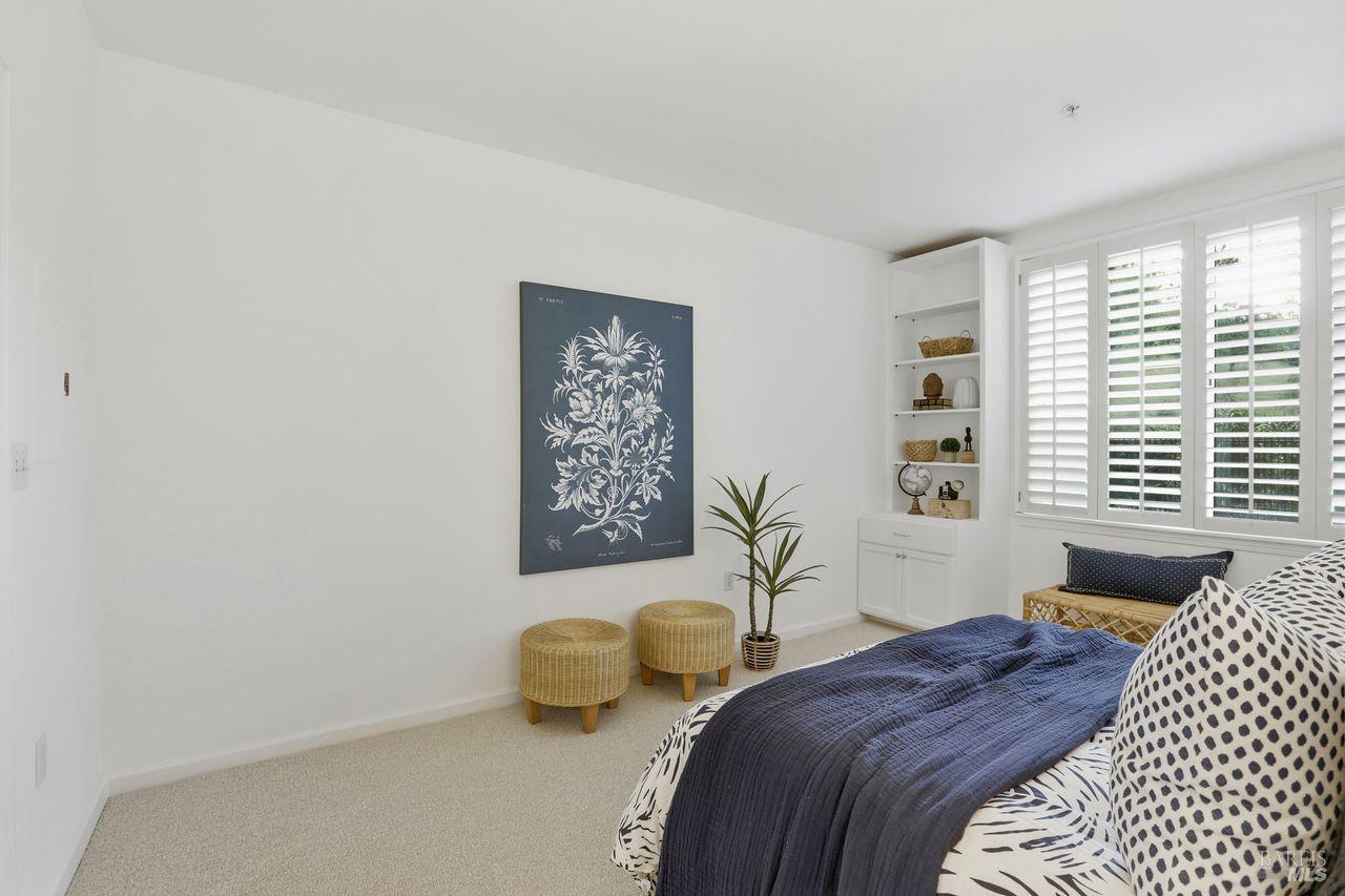 Detail Gallery Image 15 of 33 For 400 Deer Valley Rd 2f,  San Rafael,  CA 94903 - 2 Beds | 2 Baths