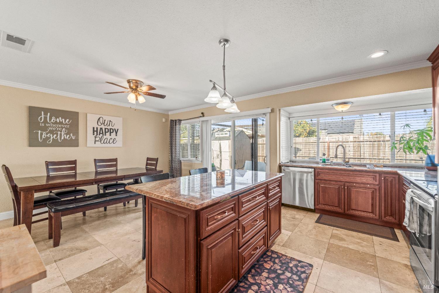 Detail Gallery Image 11 of 35 For 1168 Sanderling Dr, Fairfield,  CA 94533 - 4 Beds | 2 Baths