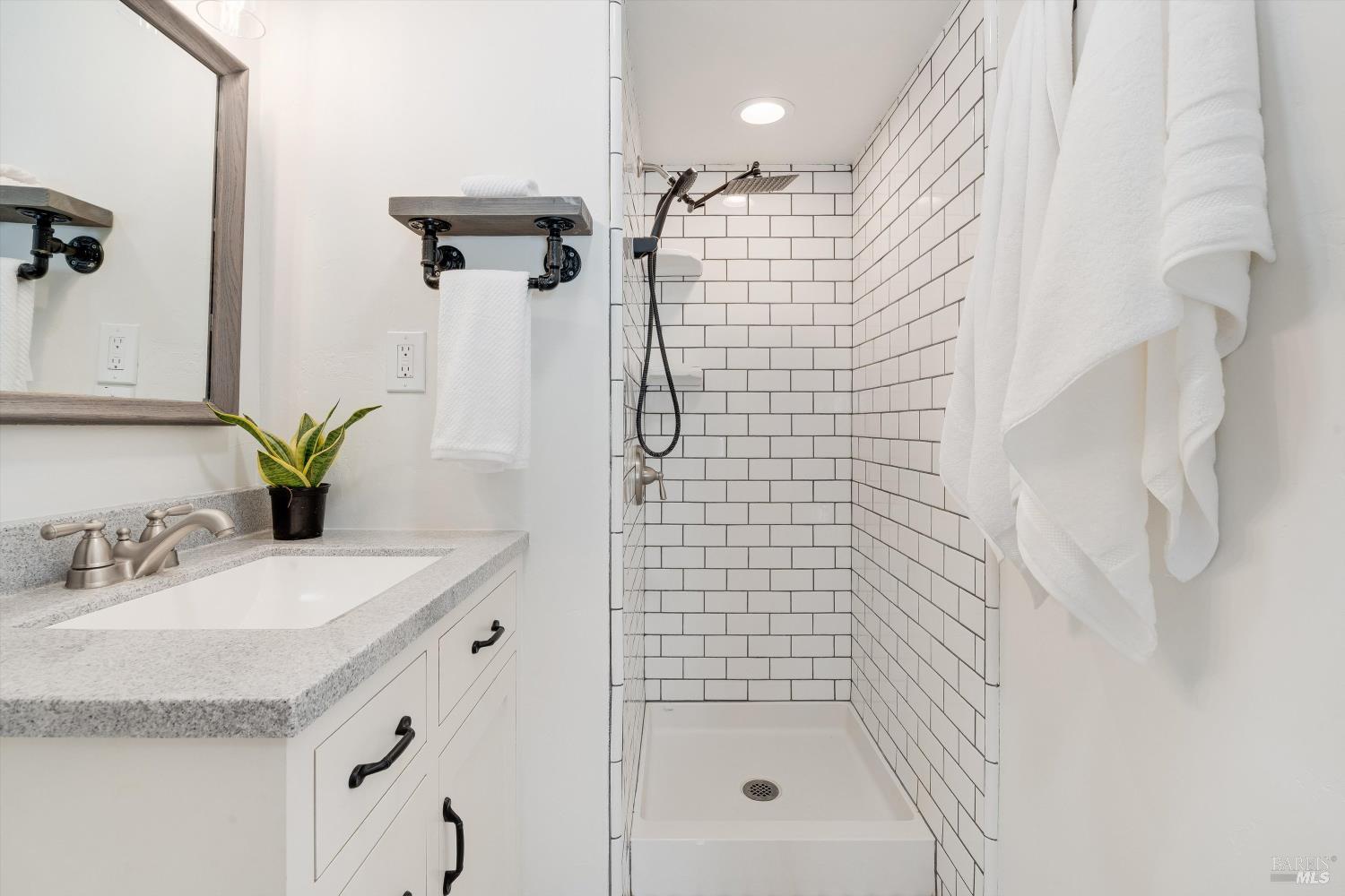 Detail Gallery Image 29 of 53 For 13180 Bodega Hwy, Sebastopol,  CA 95472 - 3 Beds | 2 Baths