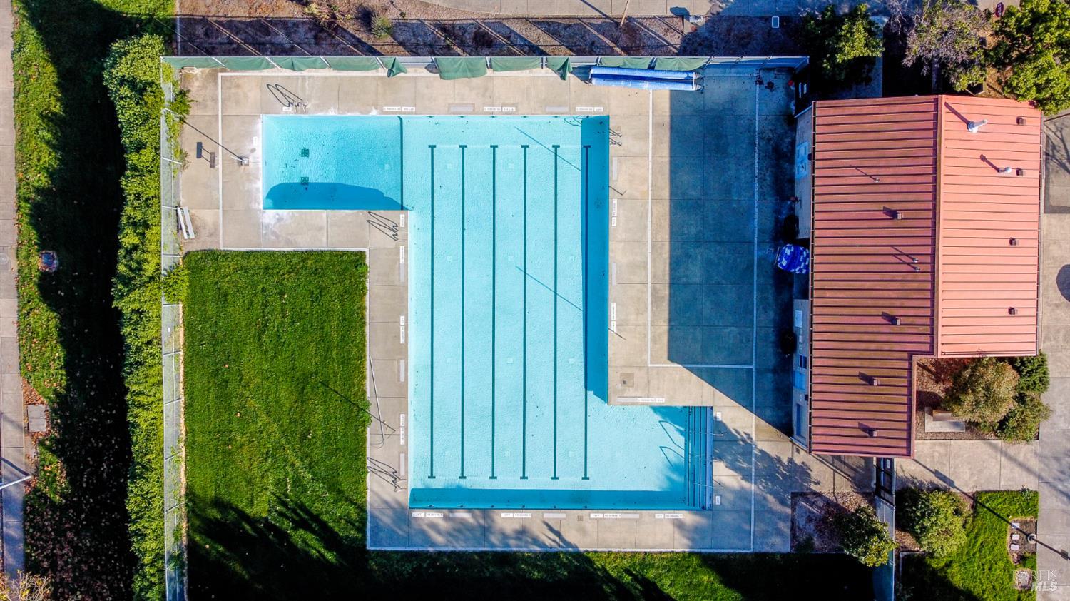 Detail Gallery Image 38 of 48 For 1416 Middlebrook Way, Rohnert Park,  CA 94928 - 3 Beds | 2 Baths