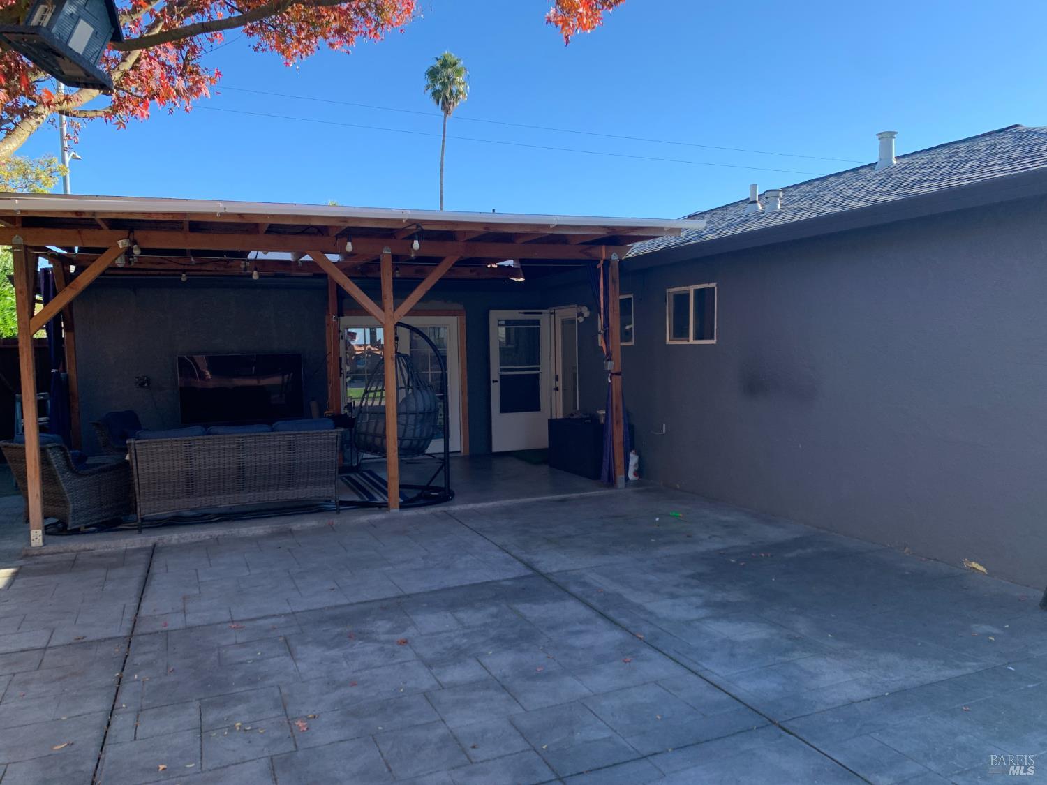 Detail Gallery Image 14 of 17 For 497 Umland Dr, Santa Rosa,  CA 95401 - 3 Beds | 2 Baths