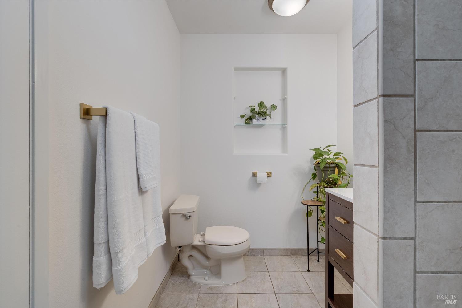 Detail Gallery Image 24 of 53 For 13180 Bodega Hwy, Sebastopol,  CA 95472 - 3 Beds | 2 Baths