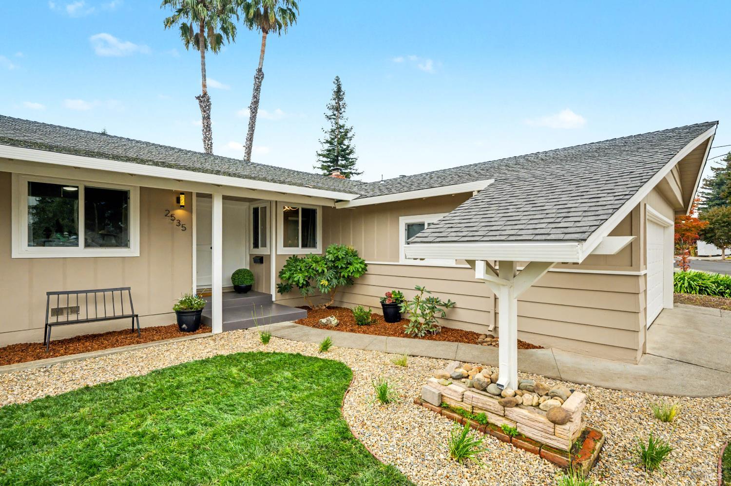 Detail Gallery Image 2 of 53 For 2535 Patricia Dr, Napa,  CA 94558 - 3 Beds | 2 Baths