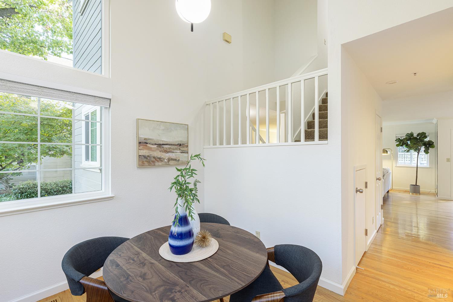 Detail Gallery Image 12 of 56 For 71 Valley Club Cir, Napa,  CA 94558 - 3 Beds | 2/1 Baths