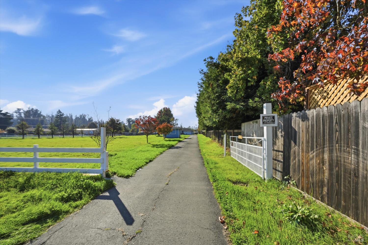 Detail Gallery Image 2 of 31 For 9125 Old Redwood Hwy, Cotati,  CA 94931 - 3 Beds | 2 Baths