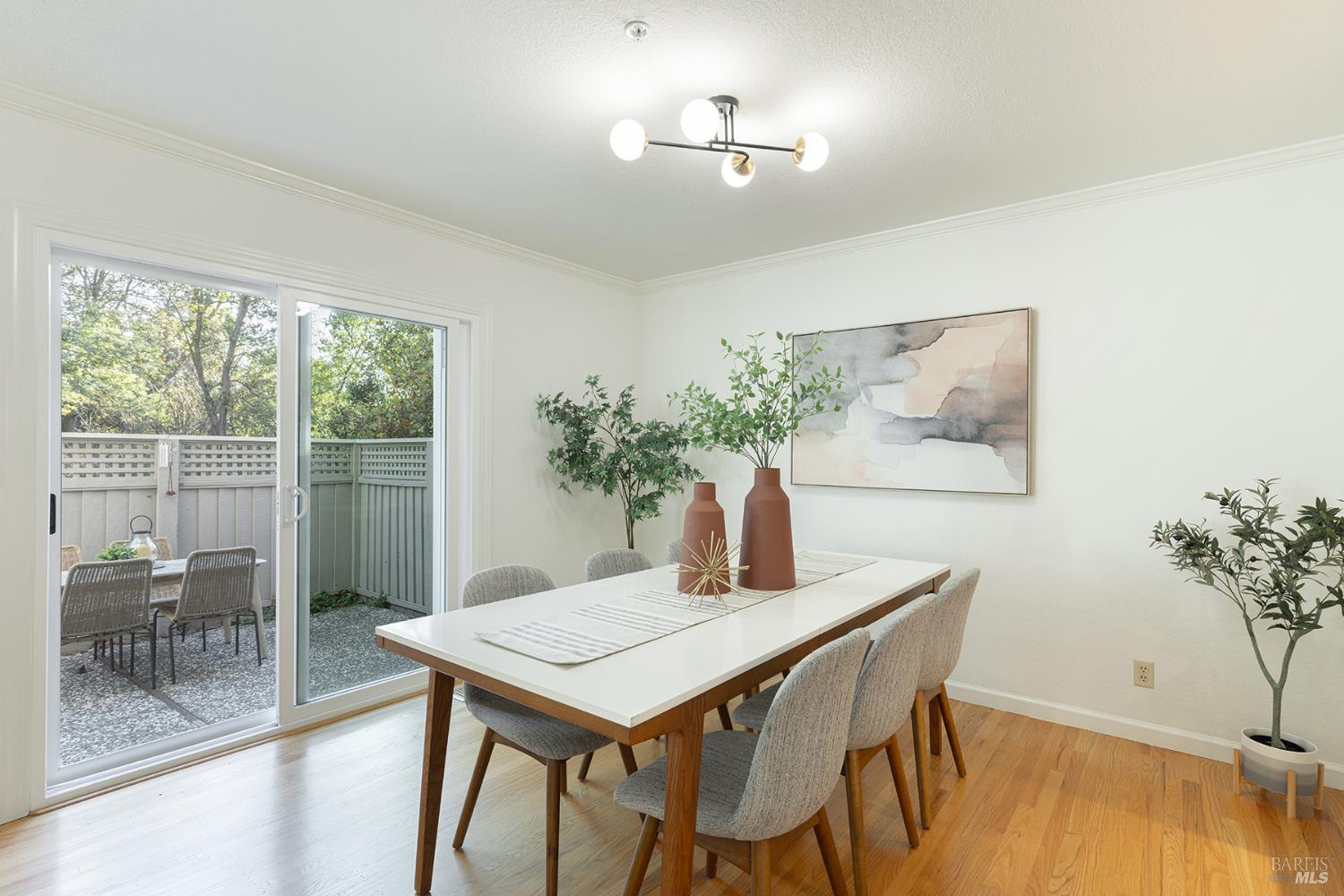 Detail Gallery Image 10 of 56 For 71 Valley Club Cir, Napa,  CA 94558 - 3 Beds | 2/1 Baths