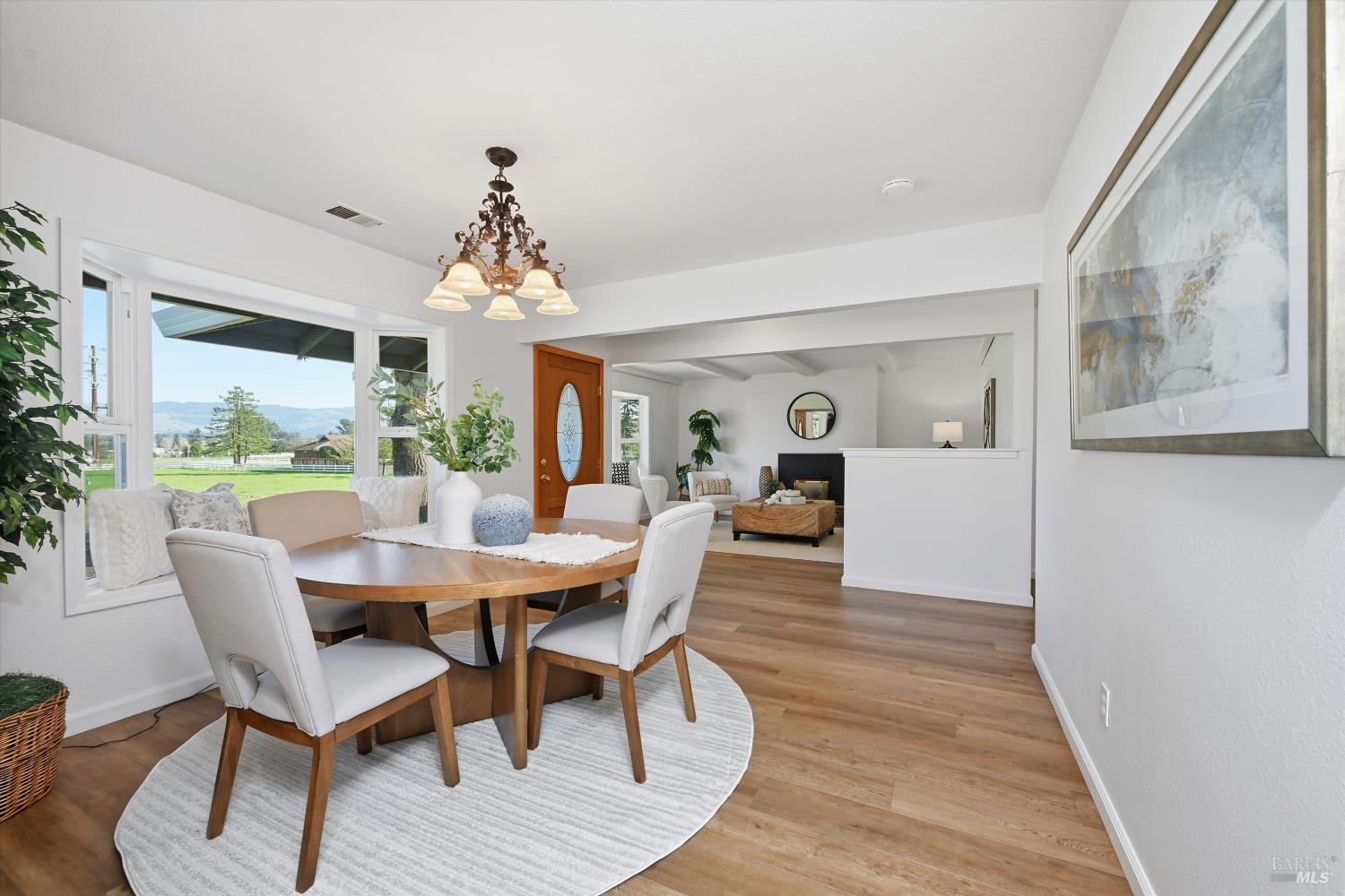 Detail Gallery Image 5 of 31 For 9125 Old Redwood Hwy, Cotati,  CA 94931 - 3 Beds | 2 Baths