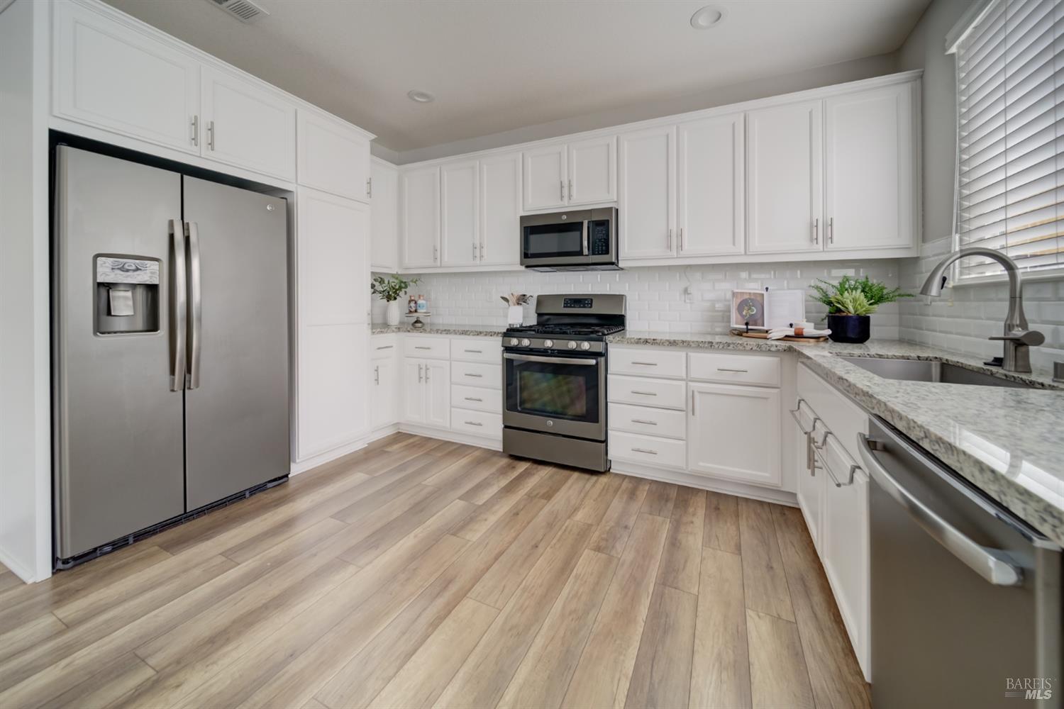 Detail Gallery Image 13 of 47 For 401 Brevard Ct, Fairfield,  CA 94534 - 4 Beds | 3 Baths