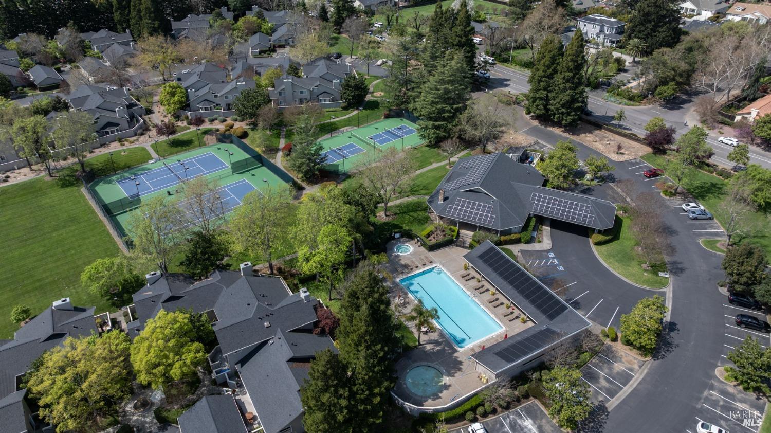 Detail Gallery Image 47 of 56 For 71 Valley Club Cir, Napa,  CA 94558 - 3 Beds | 2/1 Baths