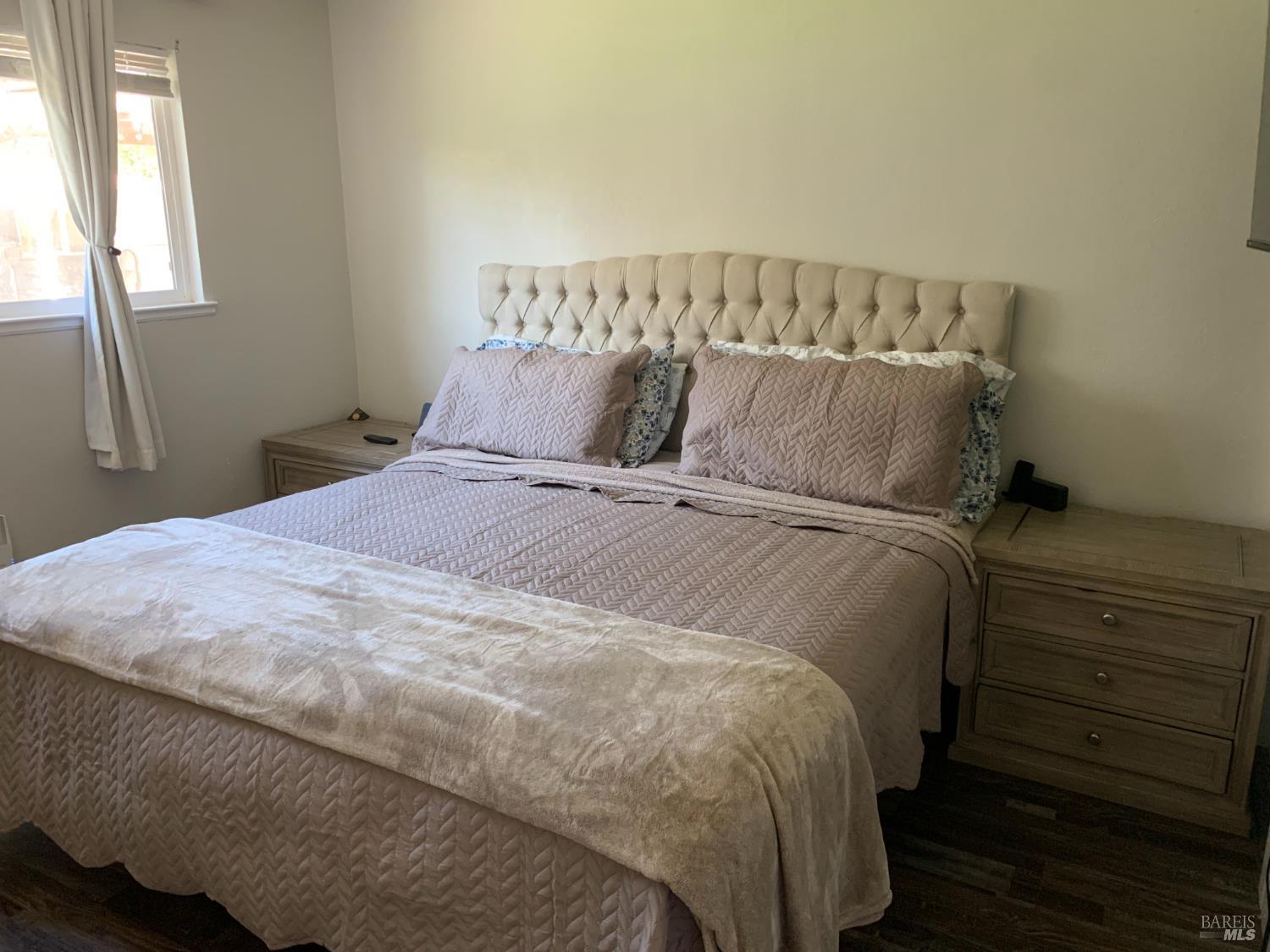 Detail Gallery Image 7 of 17 For 497 Umland Dr, Santa Rosa,  CA 95401 - 3 Beds | 2 Baths