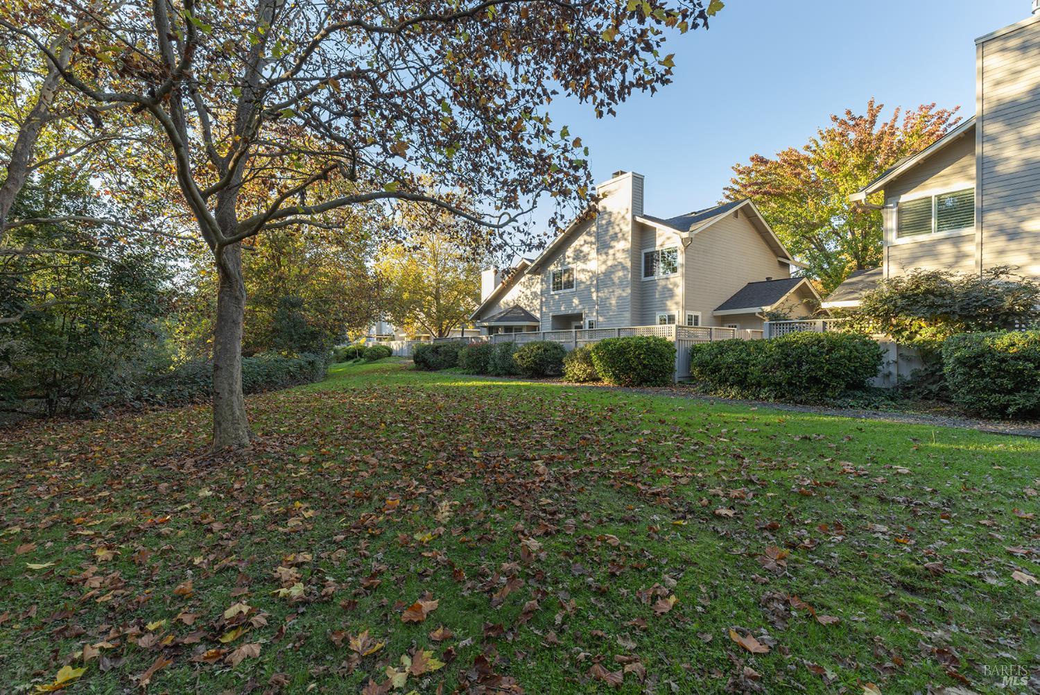 Detail Gallery Image 35 of 56 For 71 Valley Club Cir, Napa,  CA 94558 - 3 Beds | 2/1 Baths