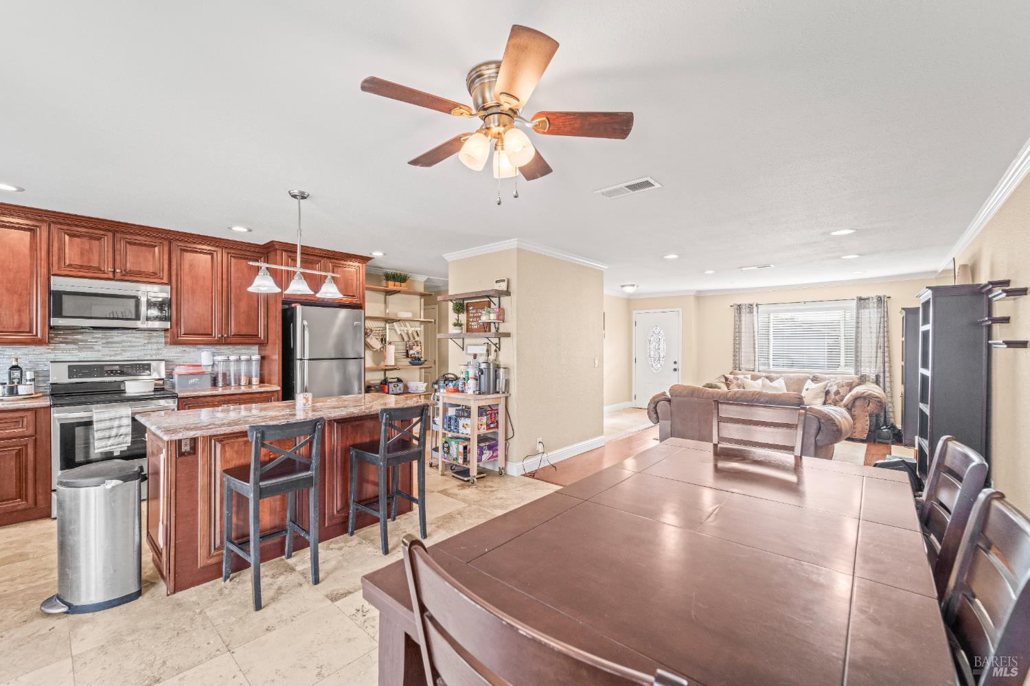 Detail Gallery Image 9 of 35 For 1168 Sanderling Dr, Fairfield,  CA 94533 - 4 Beds | 2 Baths