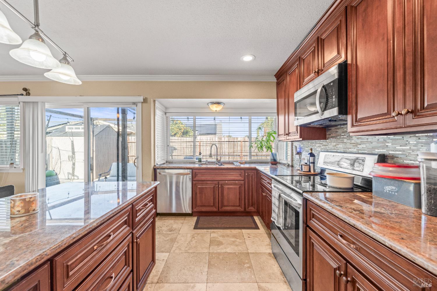 Detail Gallery Image 13 of 35 For 1168 Sanderling Dr, Fairfield,  CA 94533 - 4 Beds | 2 Baths
