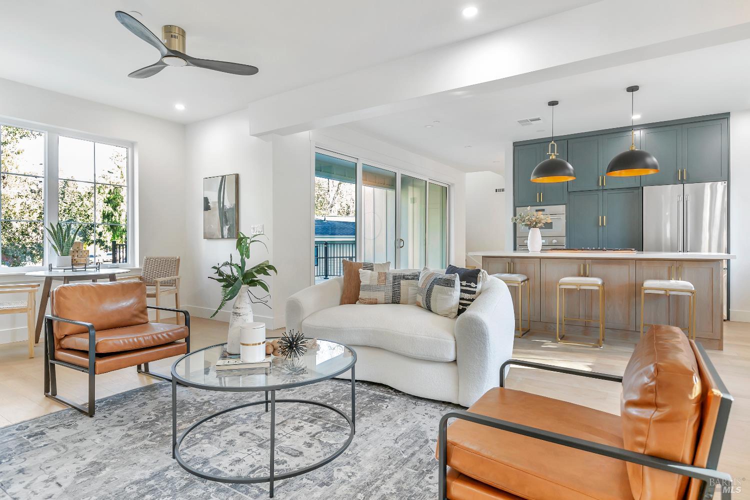 Detail Gallery Image 7 of 61 For 22 Cedar Ave, Kentfield,  CA 94904 - 5 Beds | 5 Baths