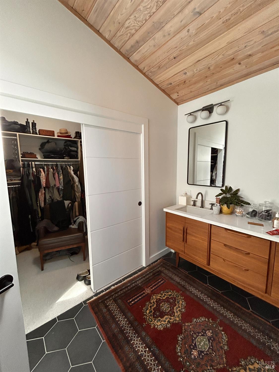 Detail Gallery Image 12 of 15 For 221 D St, San Rafael,  CA 94901 - 4 Beds | 3 Baths