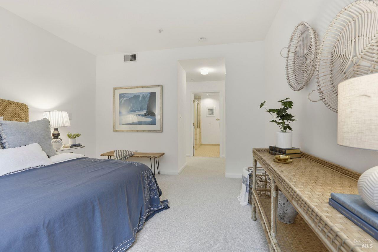 Detail Gallery Image 17 of 33 For 400 Deer Valley Rd 2f,  San Rafael,  CA 94903 - 2 Beds | 2 Baths