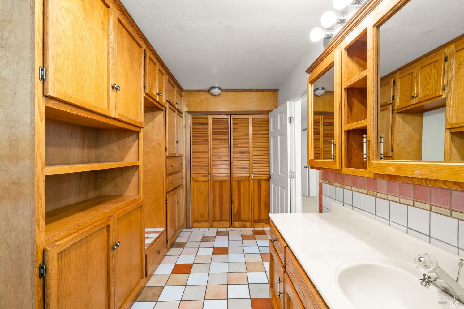 Detail Gallery Image 14 of 31 For 408 Boyes Blvd, Sonoma,  CA 95476 - 3 Beds | 2 Baths