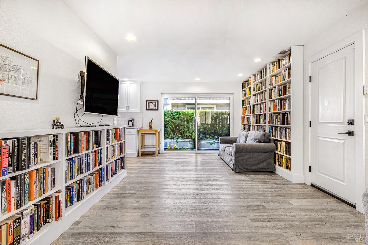 Detail Gallery Image 12 of 31 For 1927 Calavaras Dr, Santa Rosa,  CA 95405 - 3 Beds | 2 Baths