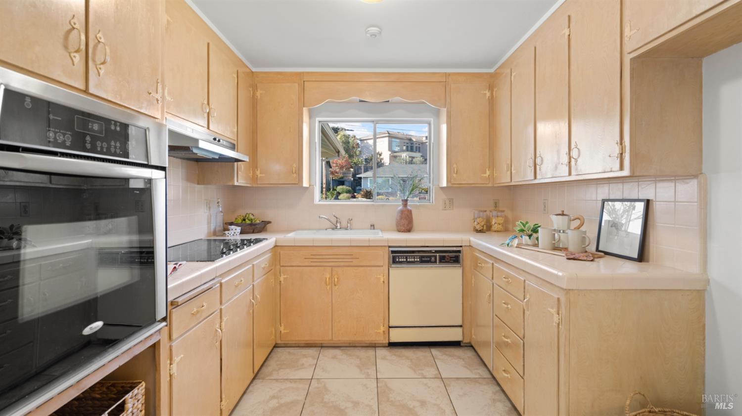 Detail Gallery Image 20 of 40 For 716 Elm Dr, Petaluma,  CA 94952 - 3 Beds | 2 Baths