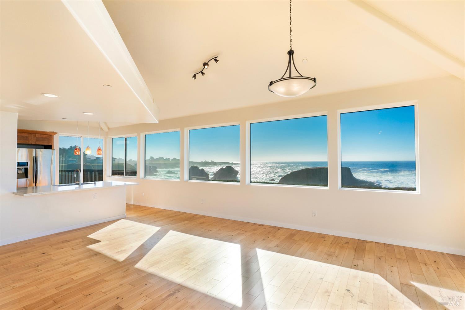 Detail Gallery Image 12 of 63 For 45525 S Caspar Dr, Mendocino,  CA 95460 - 1 Beds | 2 Baths