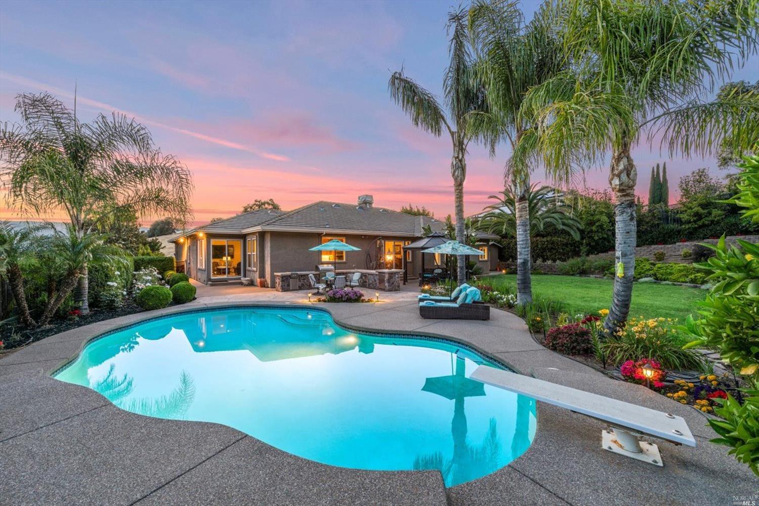 Detail Gallery Image 6 of 78 For 6041 N Vine St, Vacaville,  CA 95688 - 4 Beds | 2/1 Baths