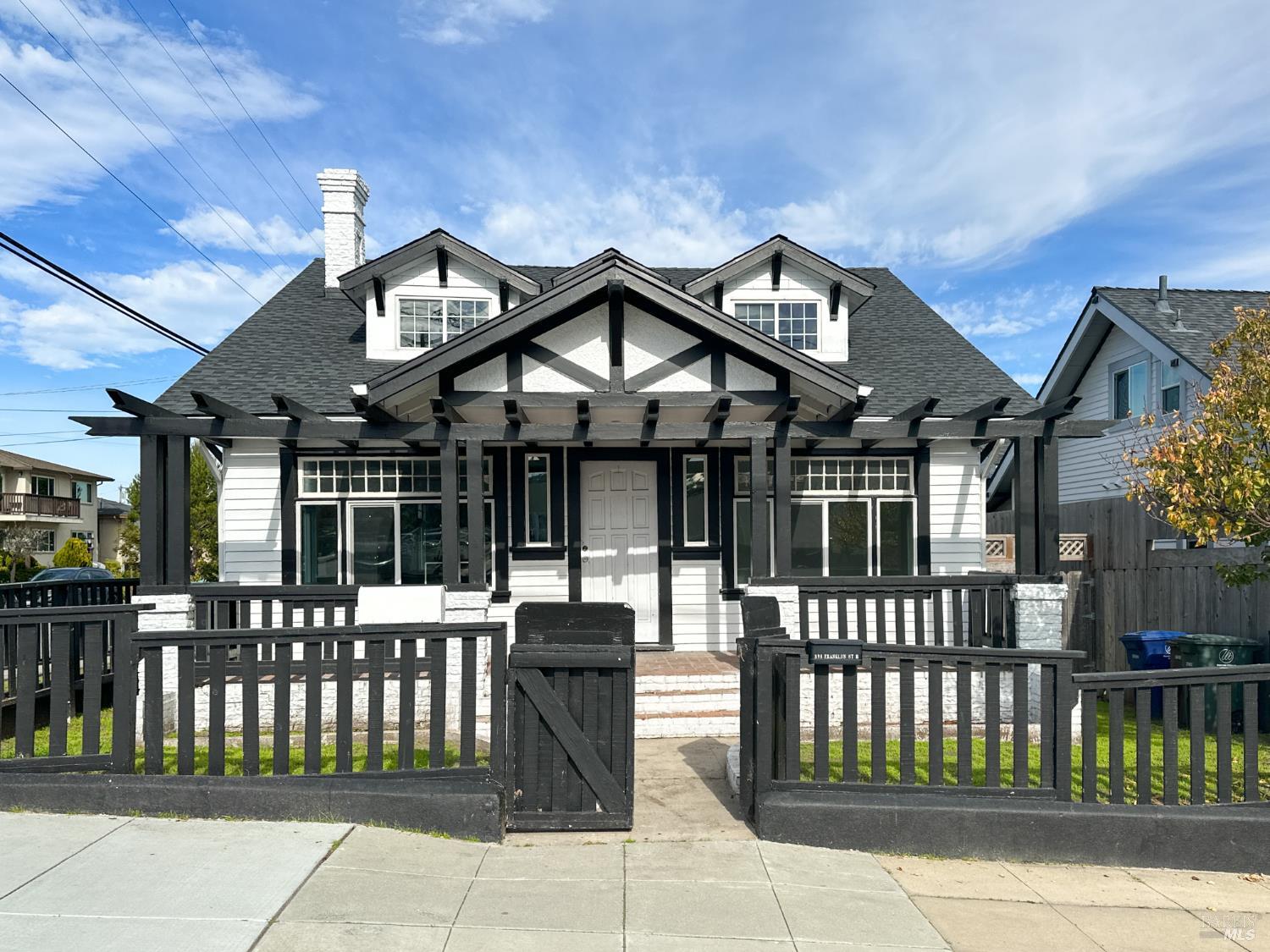 Detail Gallery Image 5 of 23 For 898 W Franklin St, Monterey,  CA 93940 - 5 Beds | 2 Baths