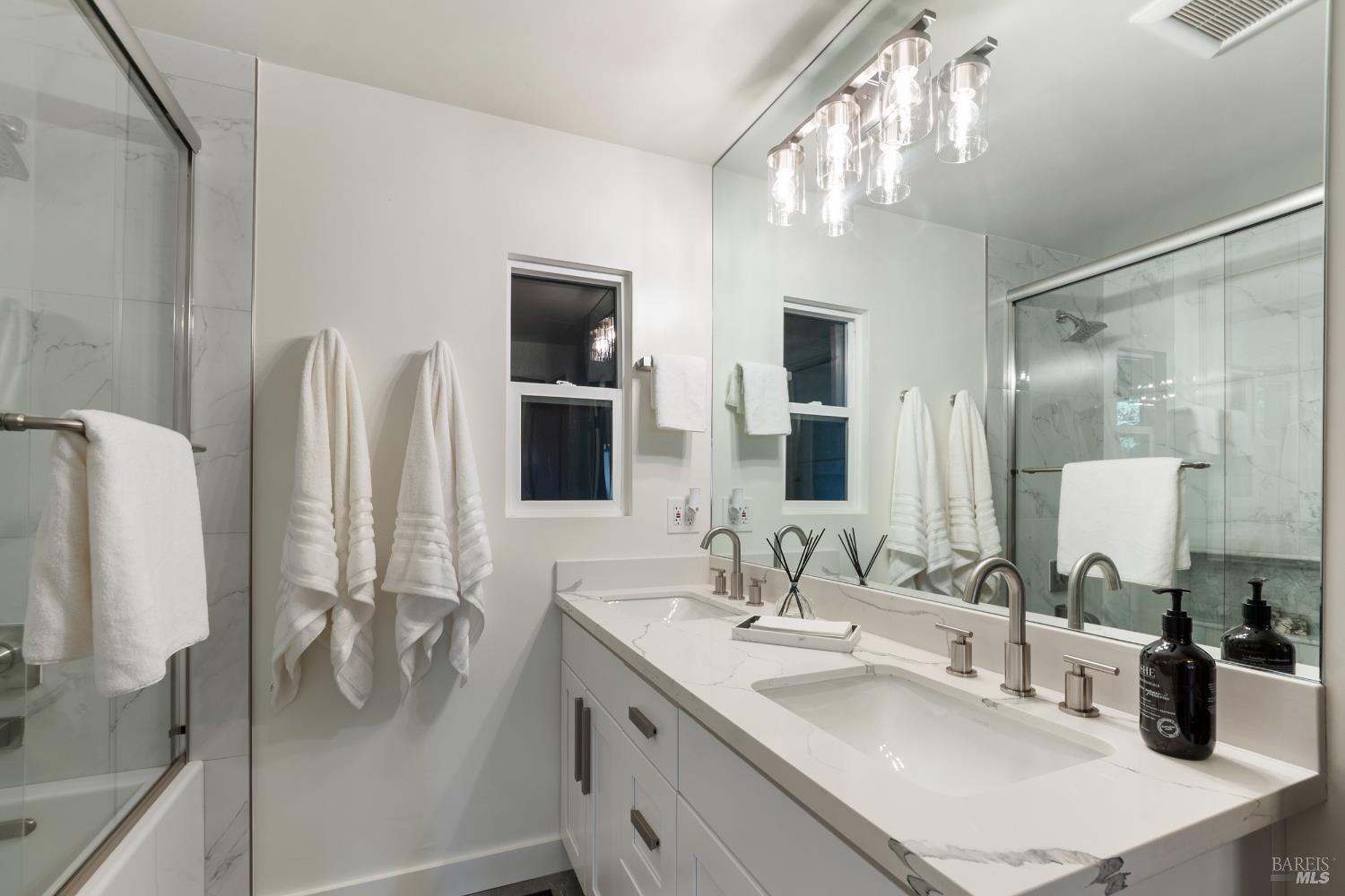 Detail Gallery Image 29 of 85 For 2159 Penny Ln, Napa,  CA 94559 - 5 Beds | 3/1 Baths