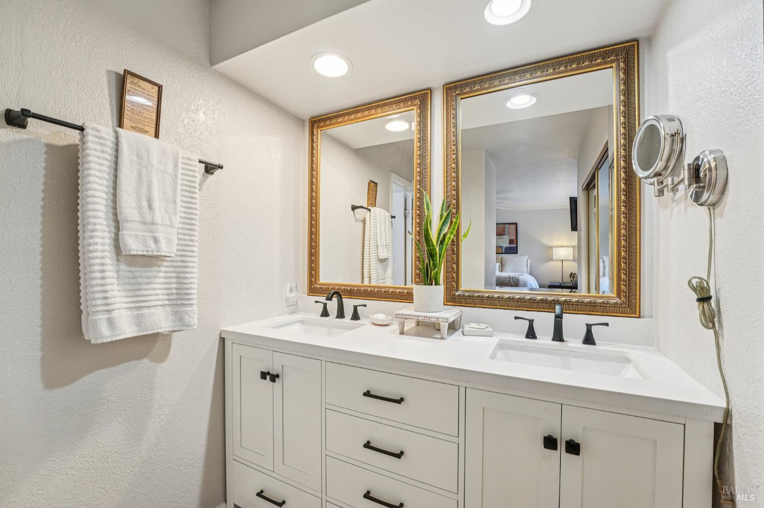 Detail Gallery Image 27 of 64 For 4233 Brookshire Cir, Santa Rosa,  CA 95405 - 4 Beds | 2 Baths