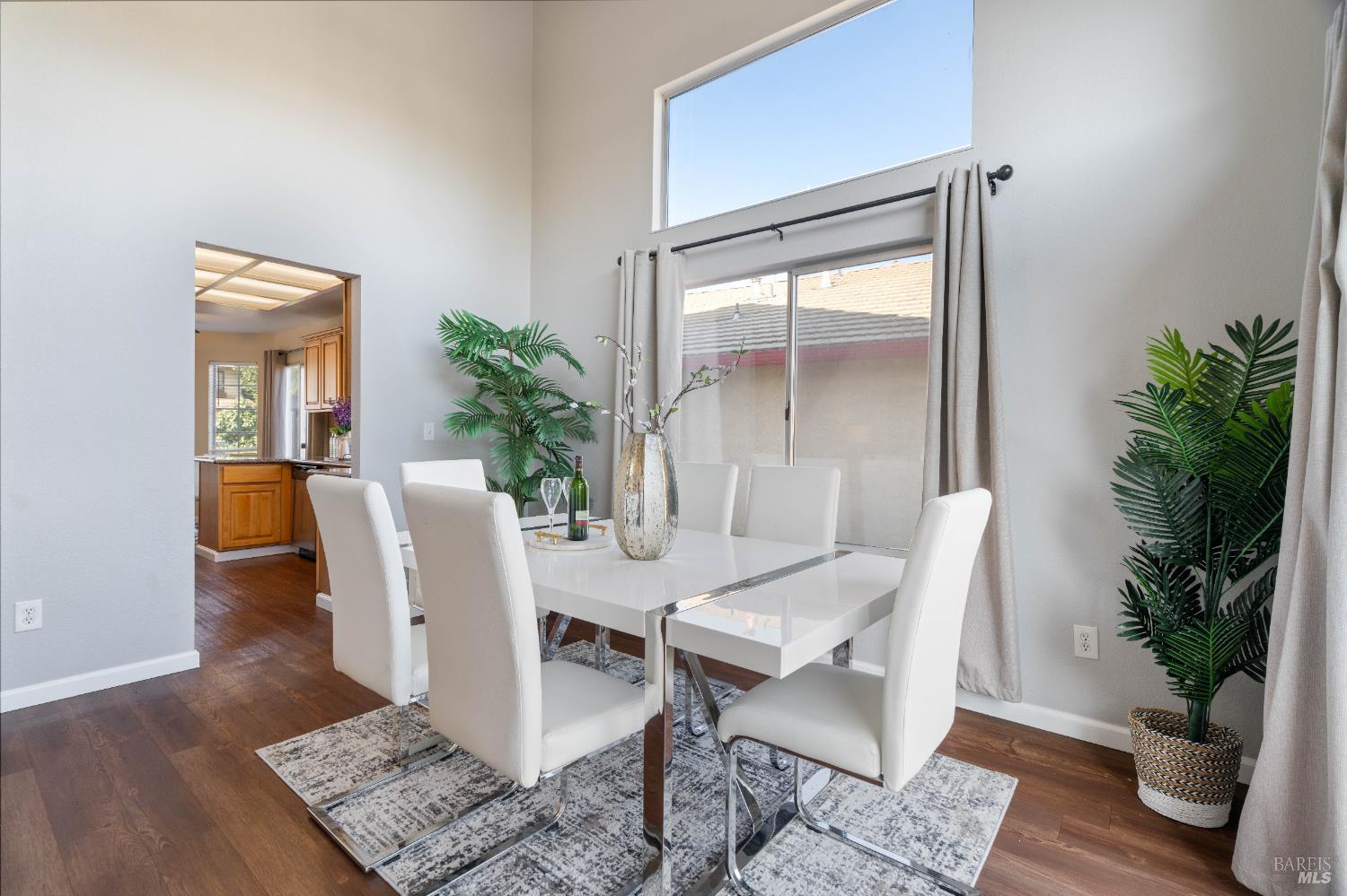 Detail Gallery Image 14 of 44 For 272 Mica Dr, Vallejo,  CA 94589 - 4 Beds | 2/1 Baths