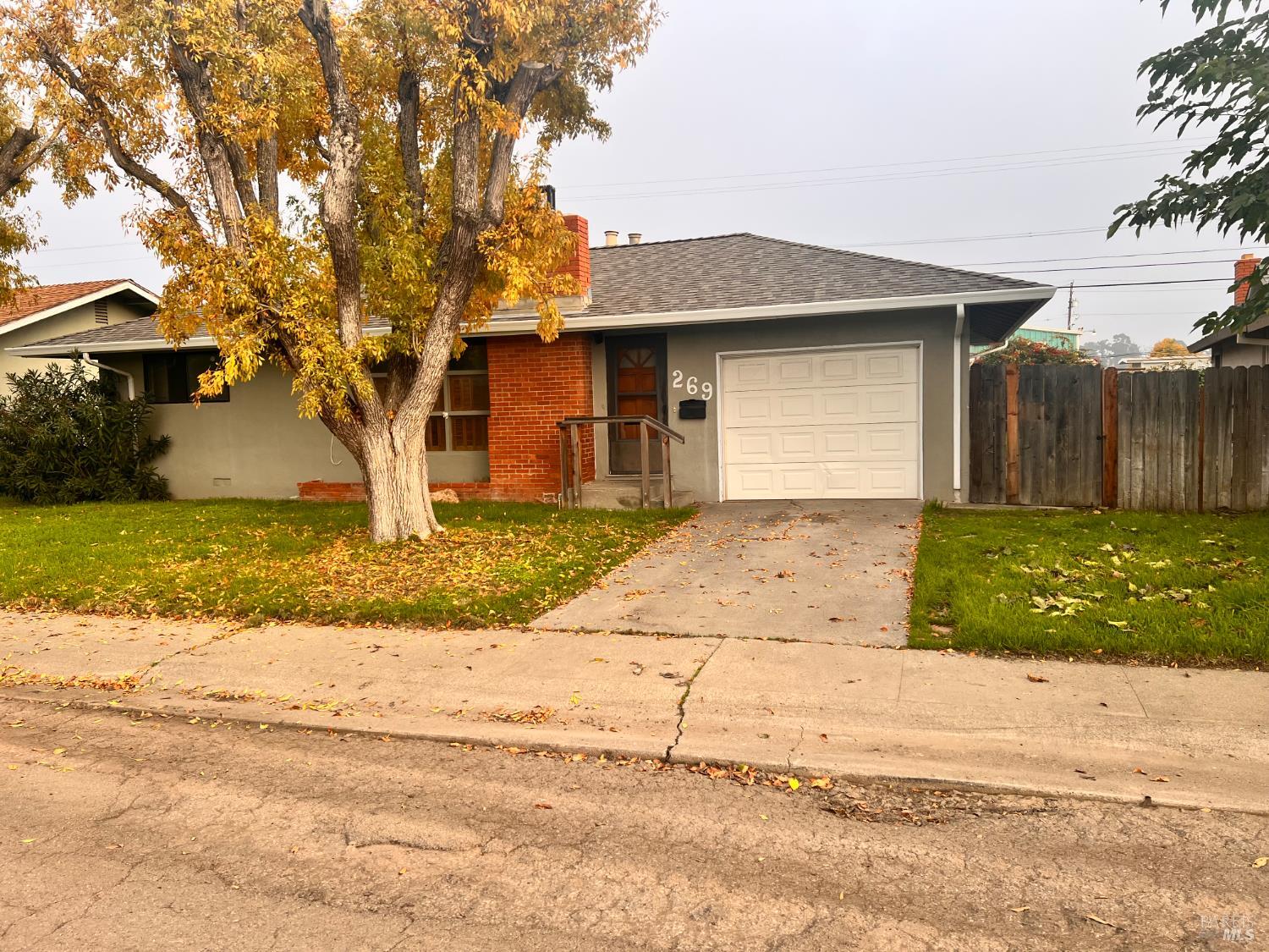 Detail Gallery Image 3 of 29 For 269 Crescent Dr, Rio Vista,  CA 94571 - 3 Beds | 1/1 Baths