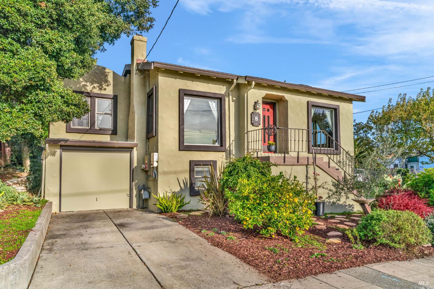 Detail Gallery Image 2 of 43 For 8 Santa Paula Way, Vallejo,  CA 94590 - 2 Beds | 1 Baths