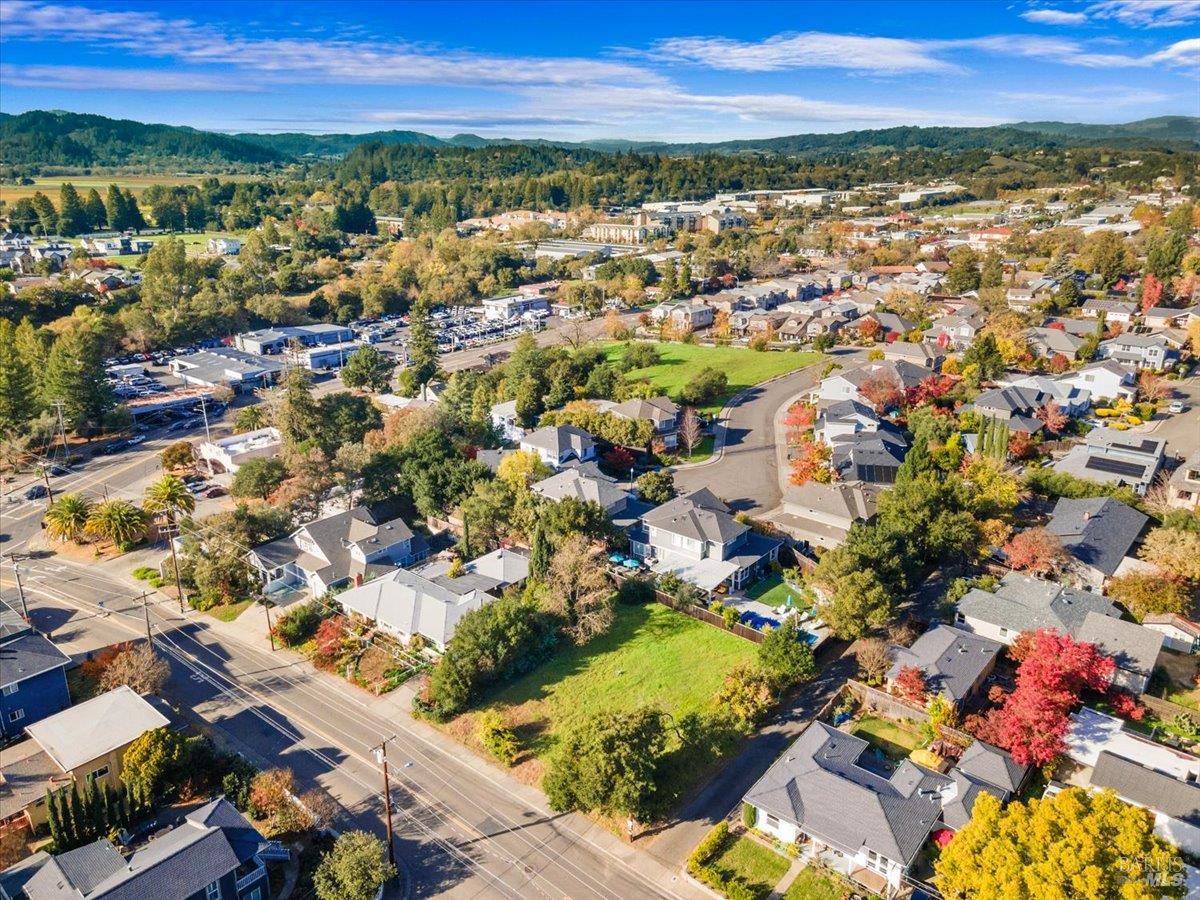 Detail Gallery Image 12 of 19 For 119 Powell Ave, Healdsburg,  CA 95448 - – Beds | – Baths