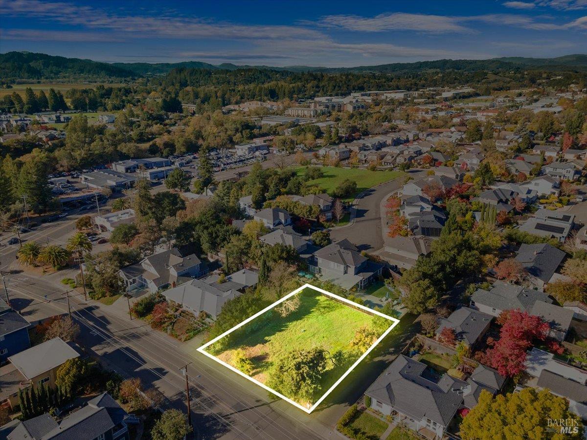 Detail Gallery Image 11 of 19 For 119 Powell Ave, Healdsburg,  CA 95448 - – Beds | – Baths