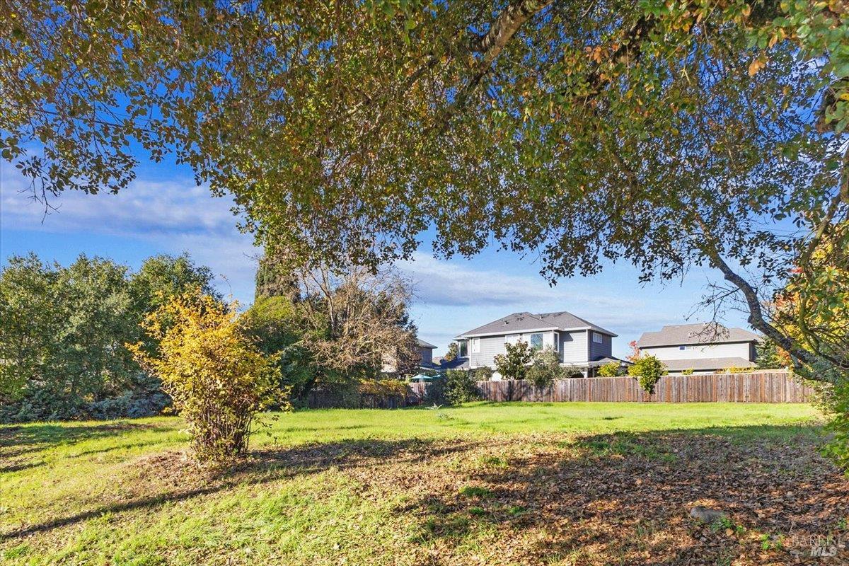 Detail Gallery Image 4 of 19 For 119 Powell Ave, Healdsburg,  CA 95448 - – Beds | – Baths