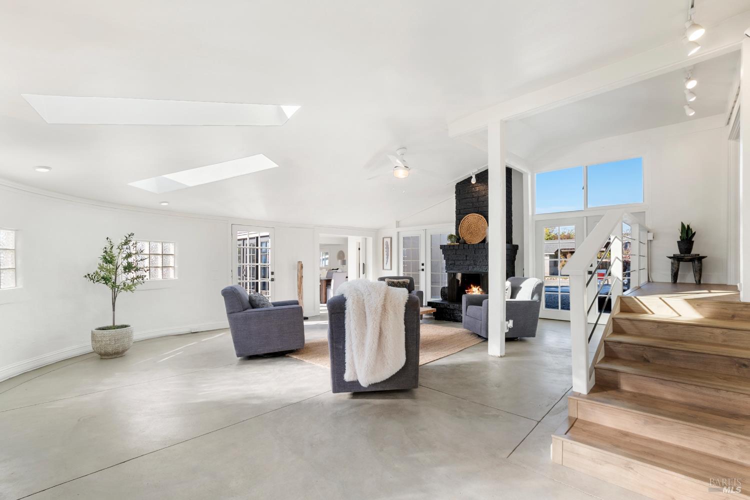 Detail Gallery Image 43 of 85 For 2159 Penny Ln, Napa,  CA 94559 - 5 Beds | 3/1 Baths