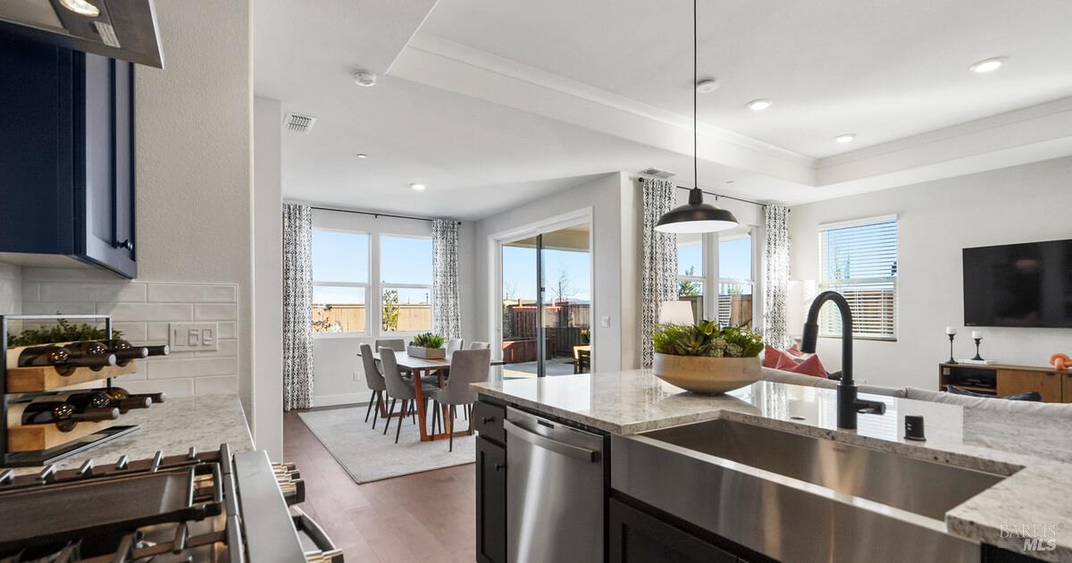 Detail Gallery Image 8 of 25 For 335 Fable Ct, Dixon,  CA 95620 - 2 Beds | 2 Baths