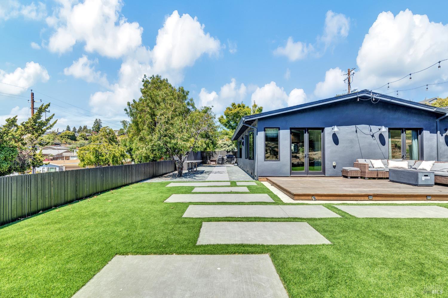 Detail Gallery Image 27 of 53 For 496 Raymond Dr, Benicia,  CA 94510 - 3 Beds | 2 Baths