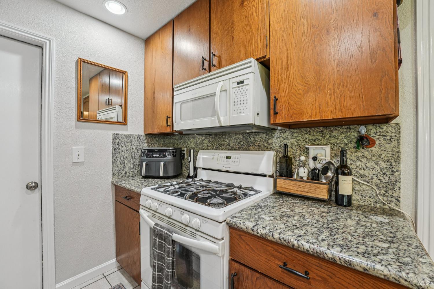 Detail Gallery Image 17 of 64 For 4233 Brookshire Cir, Santa Rosa,  CA 95405 - 4 Beds | 2 Baths