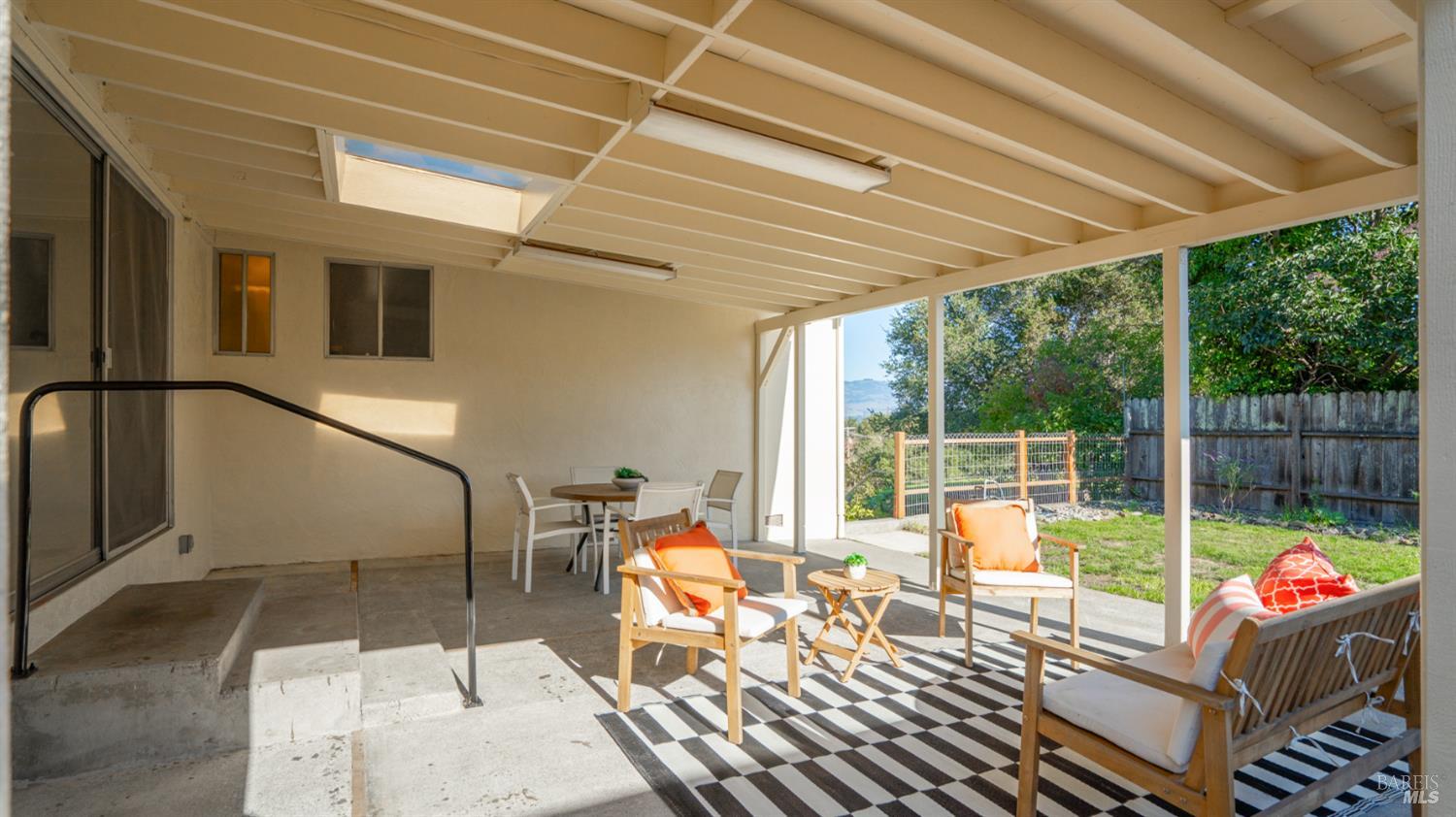 Detail Gallery Image 31 of 40 For 716 Elm Dr, Petaluma,  CA 94952 - 3 Beds | 2 Baths