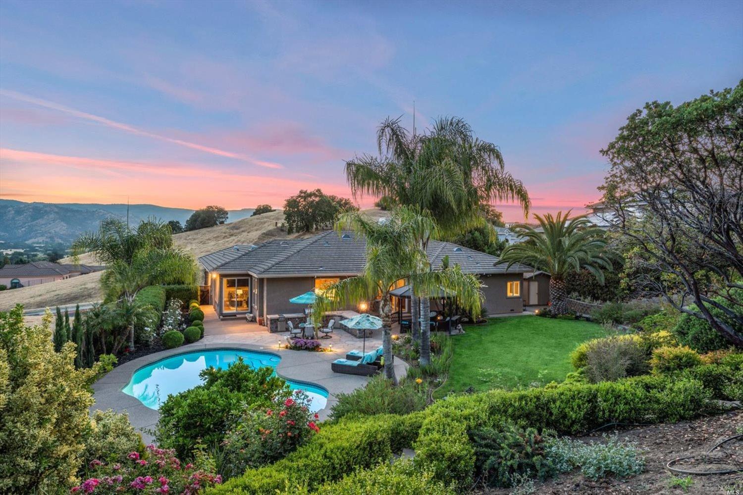 Detail Gallery Image 8 of 78 For 6041 N Vine St, Vacaville,  CA 95688 - 4 Beds | 2/1 Baths