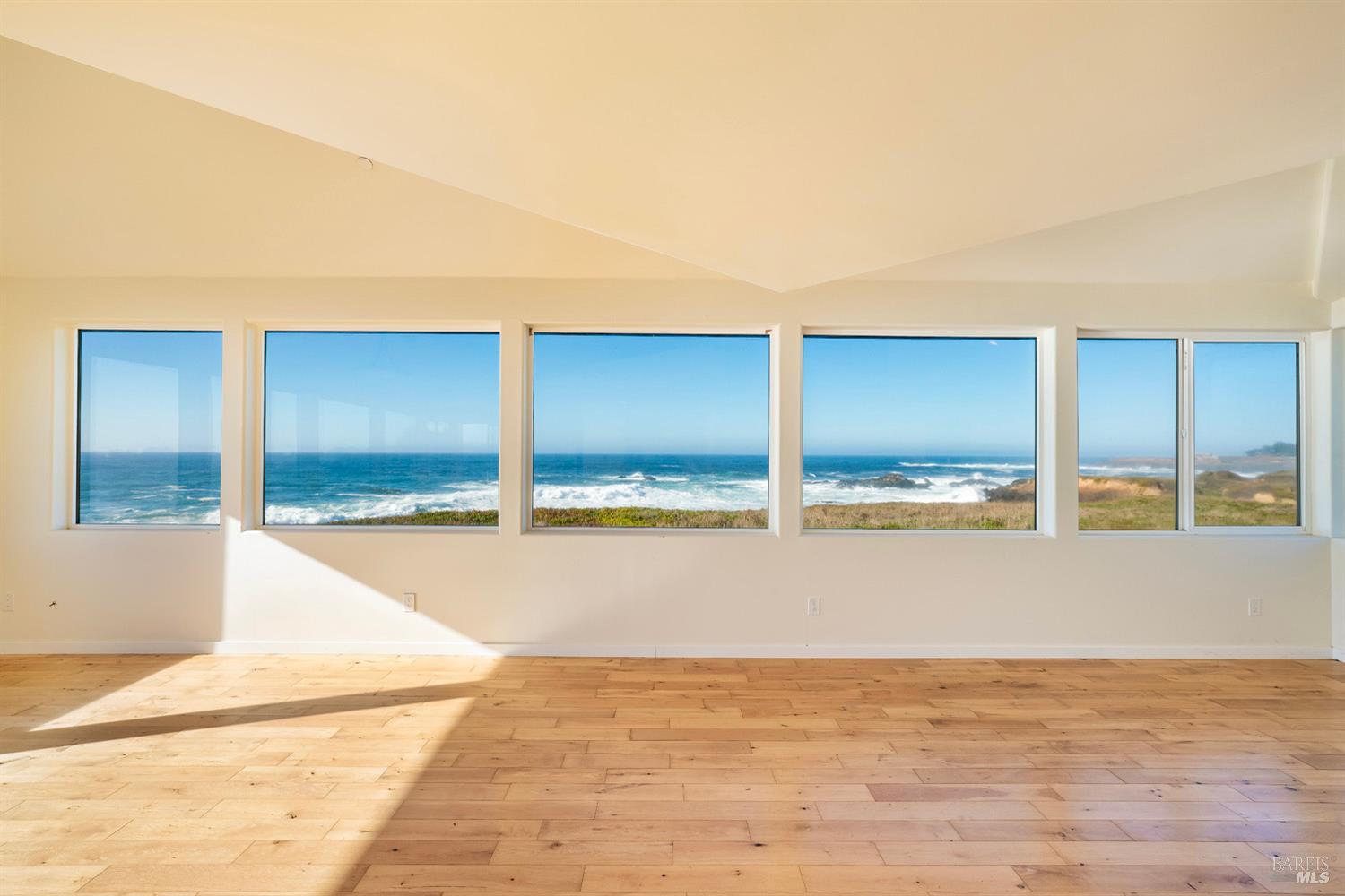 Detail Gallery Image 8 of 63 For 45525 S Caspar Dr, Mendocino,  CA 95460 - 1 Beds | 2 Baths