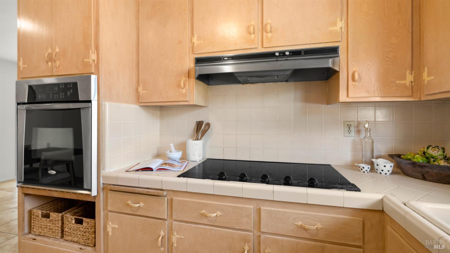 Detail Gallery Image 22 of 40 For 716 Elm Dr, Petaluma,  CA 94952 - 3 Beds | 2 Baths